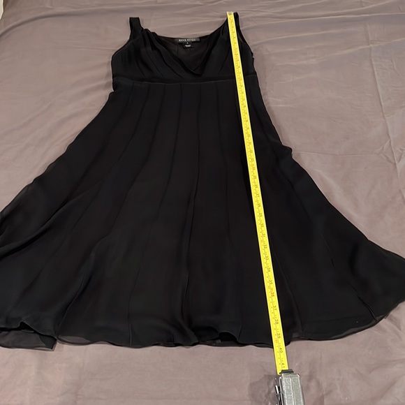 Anne Klein v neck 100% silk dress - Picture 4 of 5